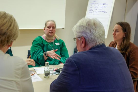 Wege aus der Armut finden